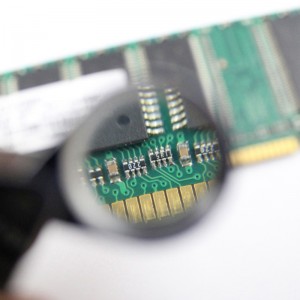 Prenosná klenotnícka lupa s 30x zväčšením